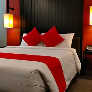 Amelie Manila